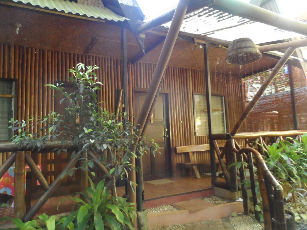 Victoria Guest House And Cottages Puerto Princesa Екстериор снимка