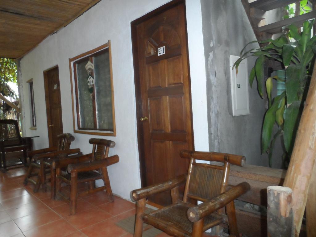 Victoria Guest House And Cottages Puerto Princesa Екстериор снимка