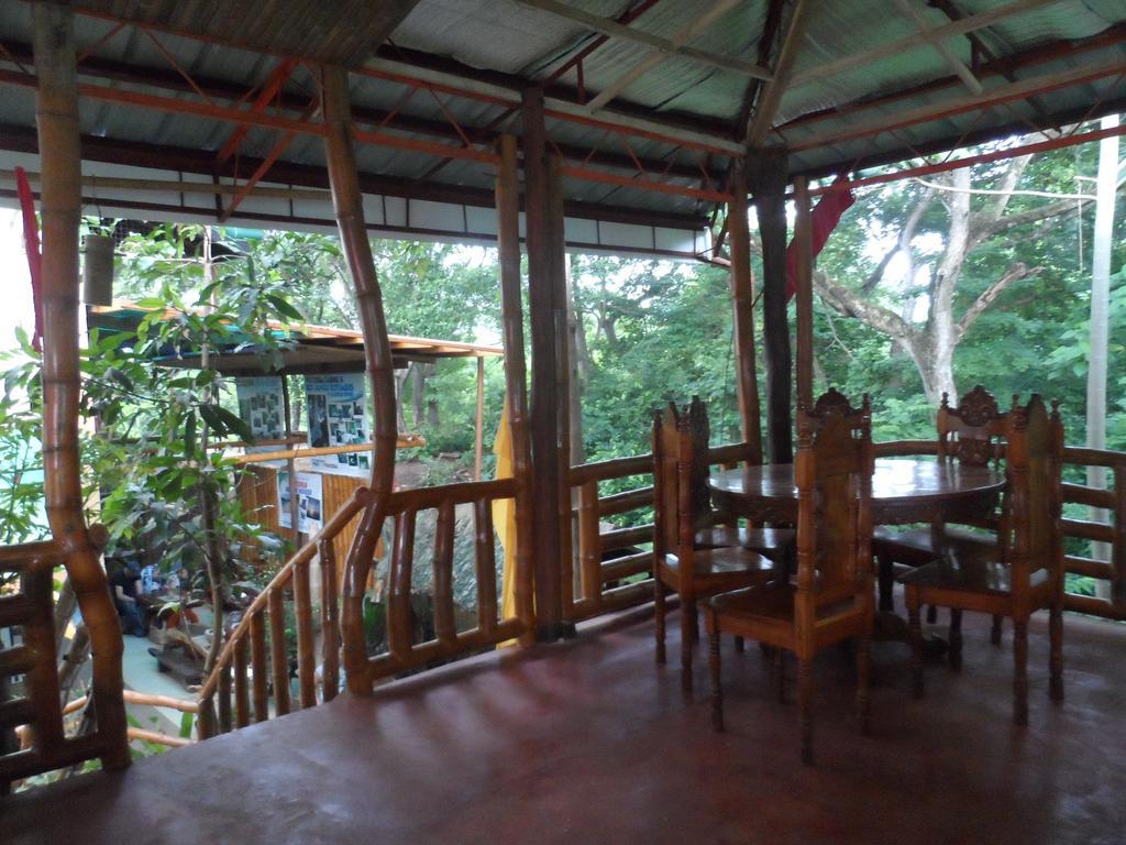 Victoria Guest House And Cottages Puerto Princesa Екстериор снимка