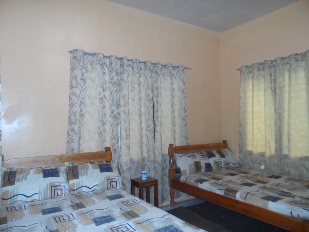 Victoria Guest House And Cottages Puerto Princesa Екстериор снимка